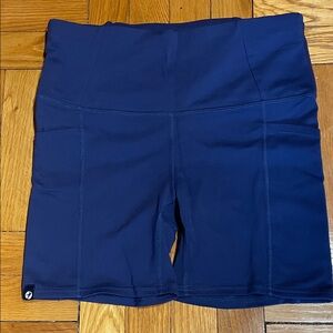 Oiselle pocket jogger shorts - navy blue- size 08